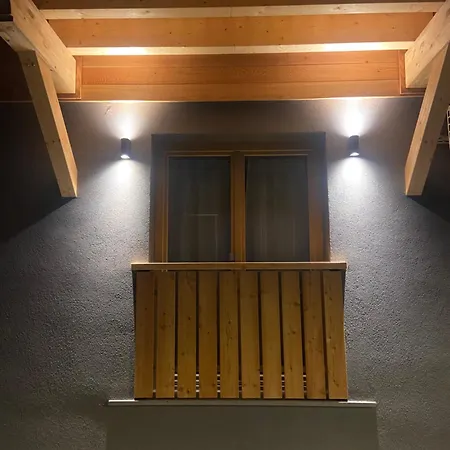 Lussari Style Apartments 1 アパート